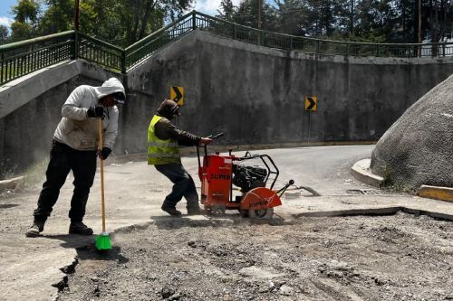 Avanzan trabajos de bacheo en Toluca
